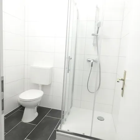 3 Bett In Mit Gemeinschaftsbad *