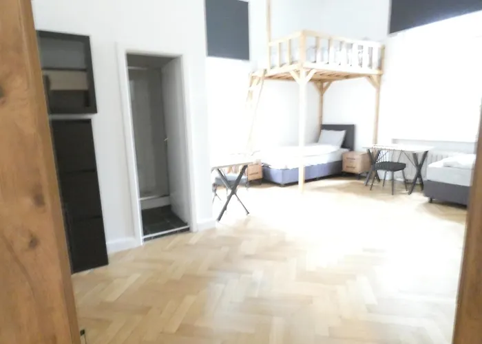 3 Bett In Mit Gemeinschaftsbad * Berlin