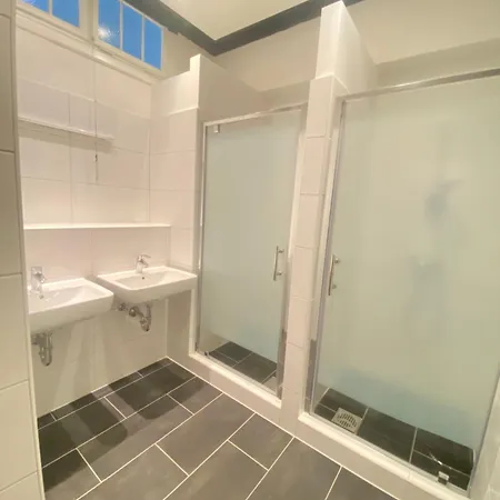 3 Bett In Mit Gemeinschaftsbad *