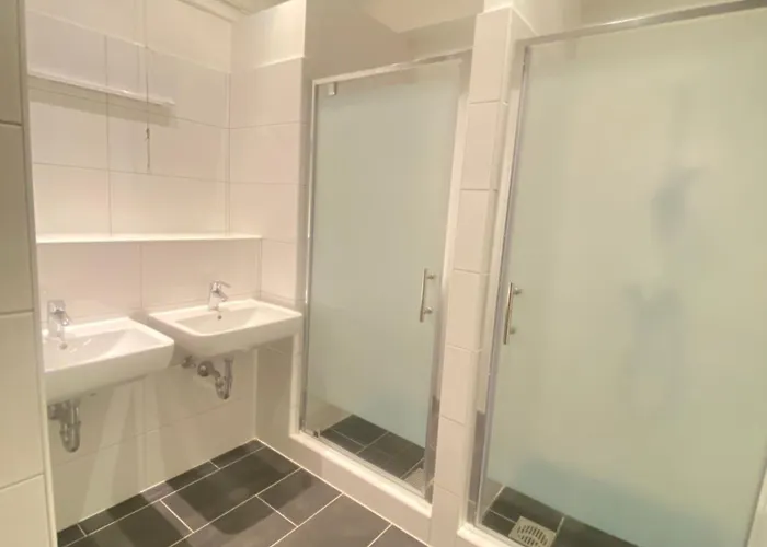 3 Bett In Mit Gemeinschaftsbad *